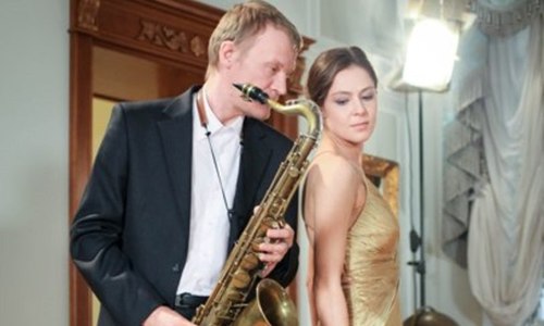 Компания «Всемирные Русские Студии» завершила съемки телевизионного фильма «Соло на саксофоне»